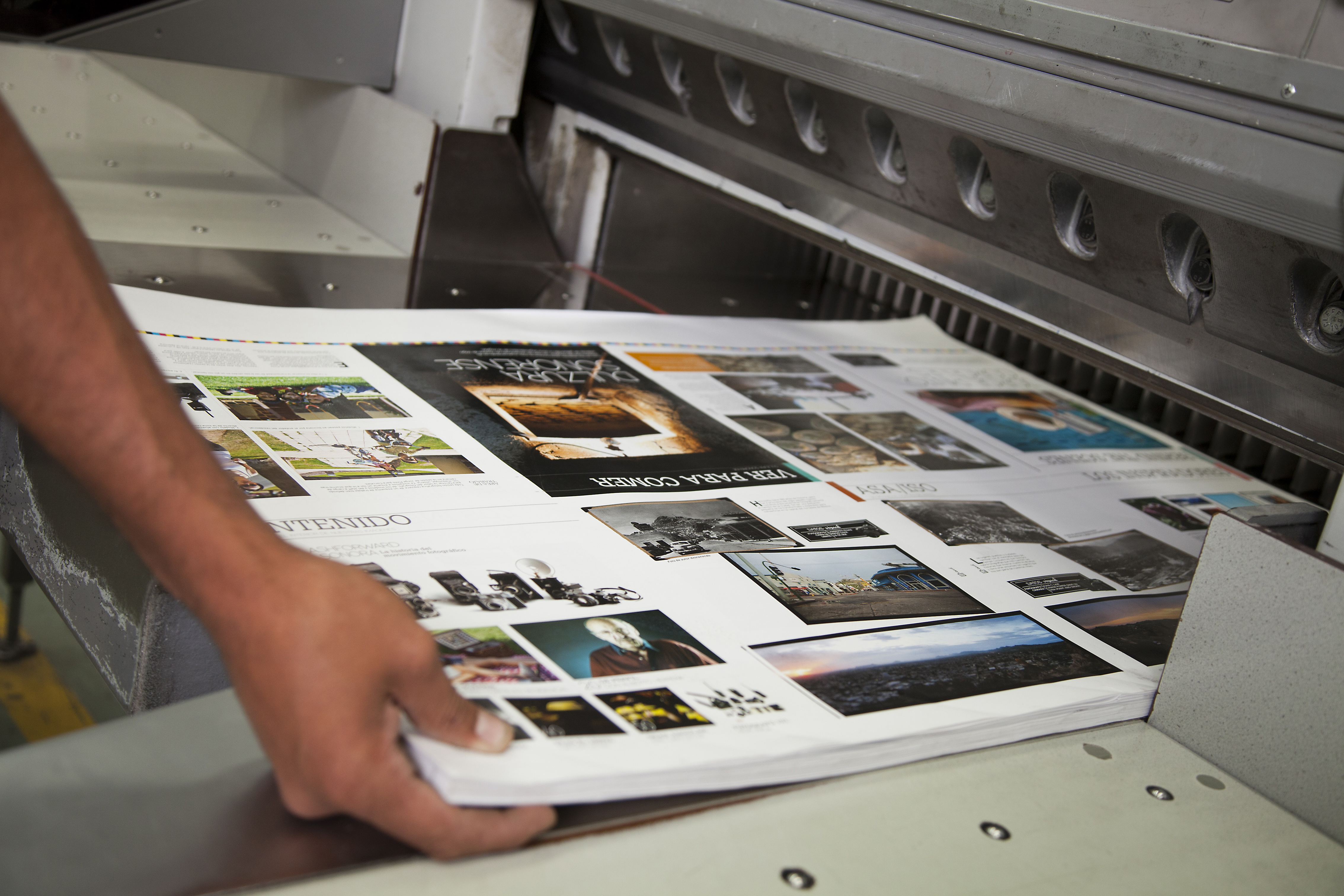Производства рекламного продукта. Типография печать. Цифровая печать. Цифровая печать типография. Цветная офсетная печать.